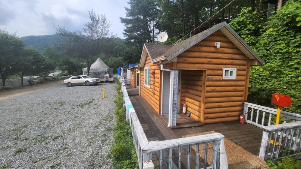 Hongcheon Gongjaksan Recreational Forest Pension Szoba fotó