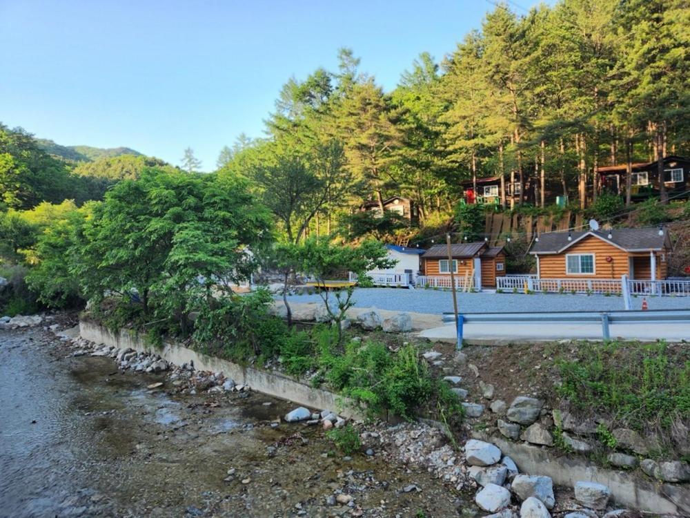 Hongcheon Gongjaksan Recreational Forest Pension Kültér fotó