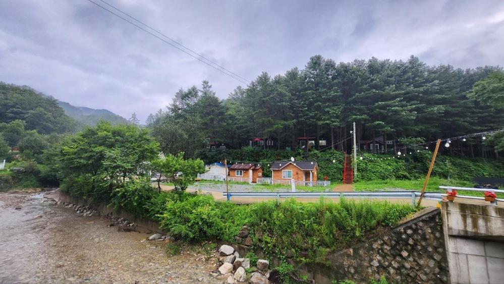 Hongcheon Gongjaksan Recreational Forest Pension Kültér fotó